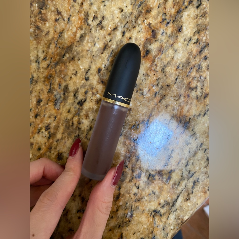 Dark shades bundle: MAC lip & cheek, Huda foundation & Milk sculpt stick NWB - Picture 4 of 7